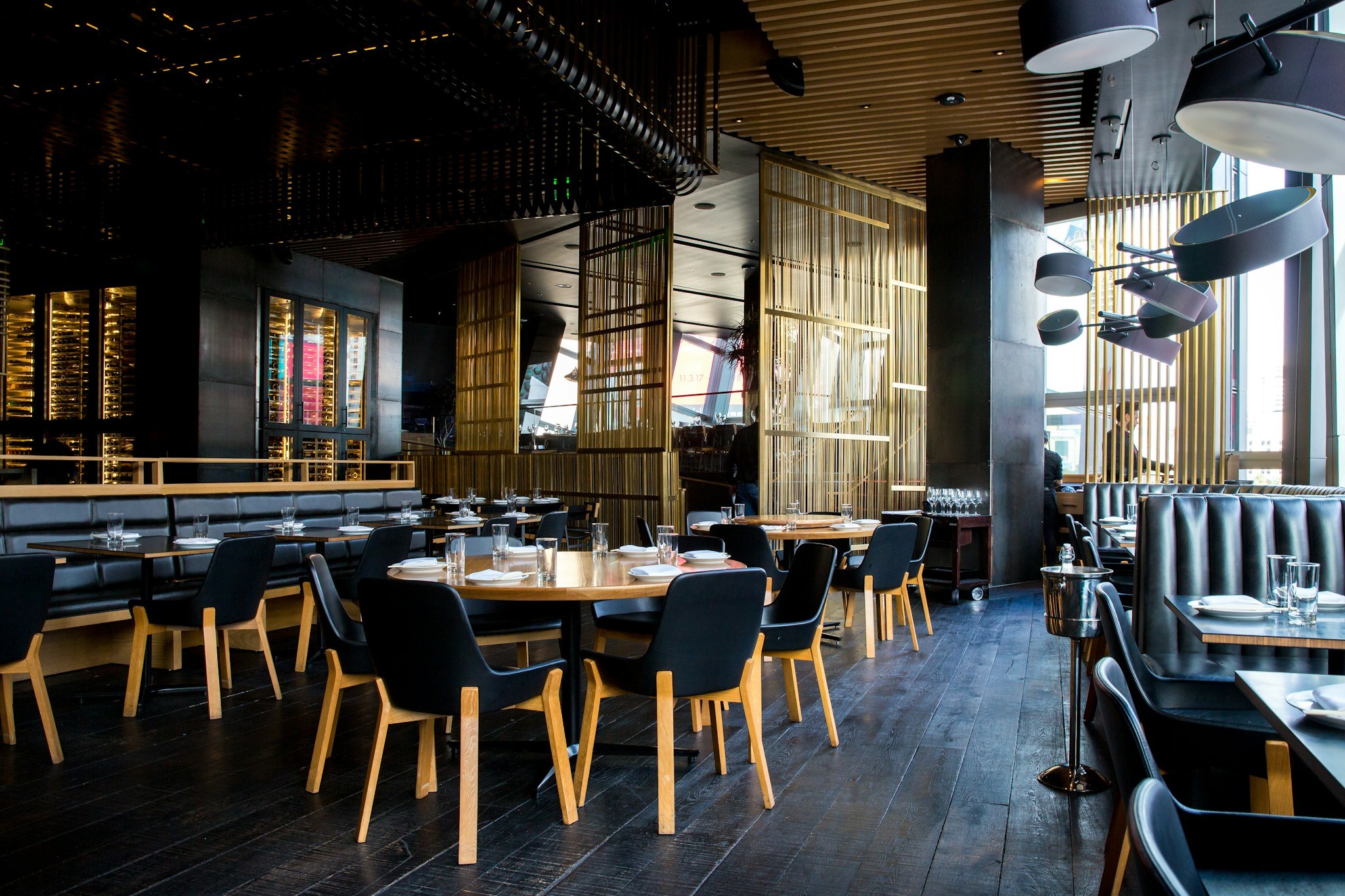 Ardıç Curtain Digital Catalog & Contract Showcase — Restaurant Textiles, Solar Screen Roller Shades, 100% Blackout Blinds & Turkish Flag Printed Roller Systems