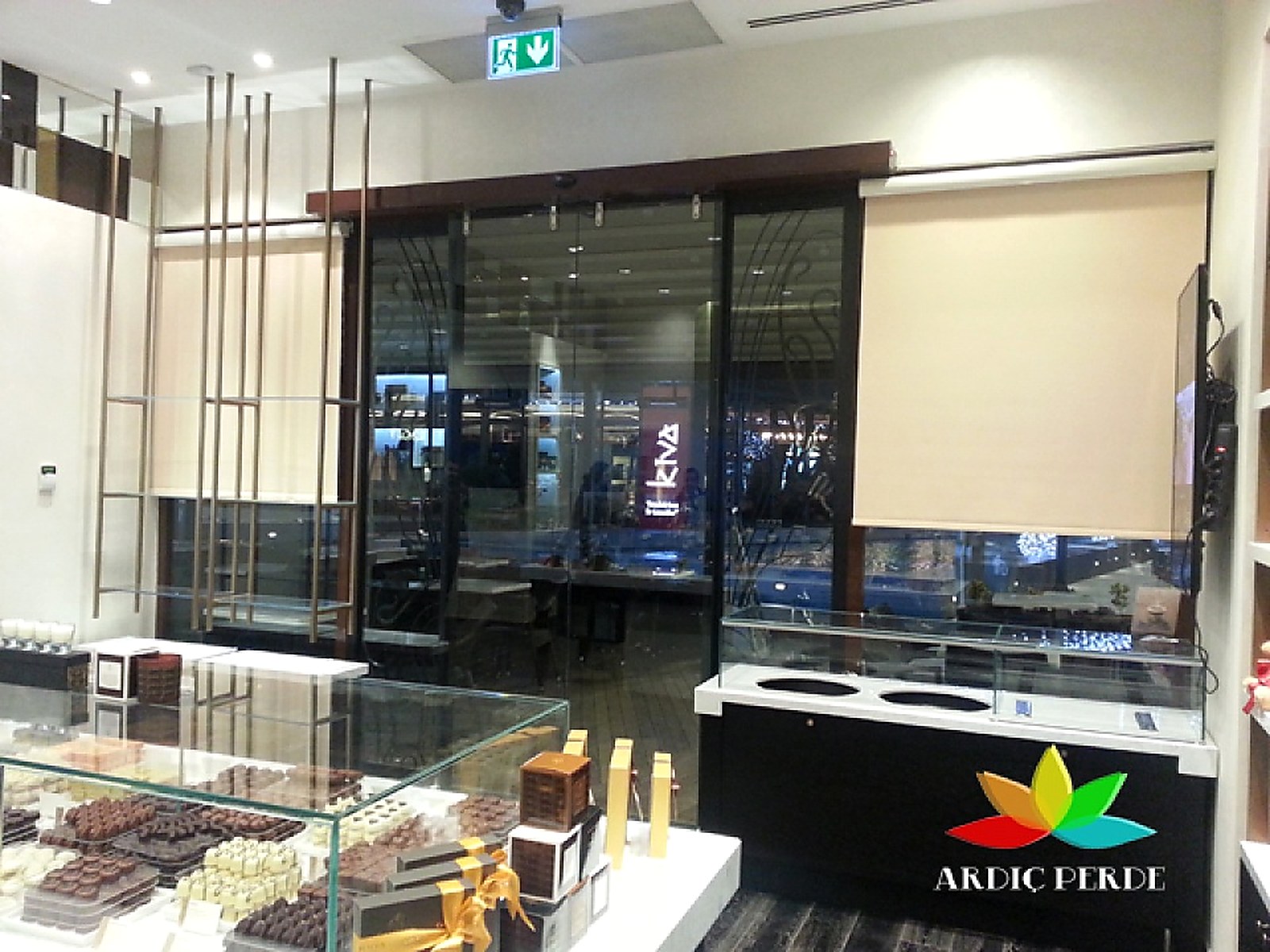 Söğütözü Next Level Mall Godiva Store (Çankaya / Ankara) — Remote-Controlled Synchronized Somfy RTS Tubular Motorized Thermal Blackout Roller Shade System (Facade 2)