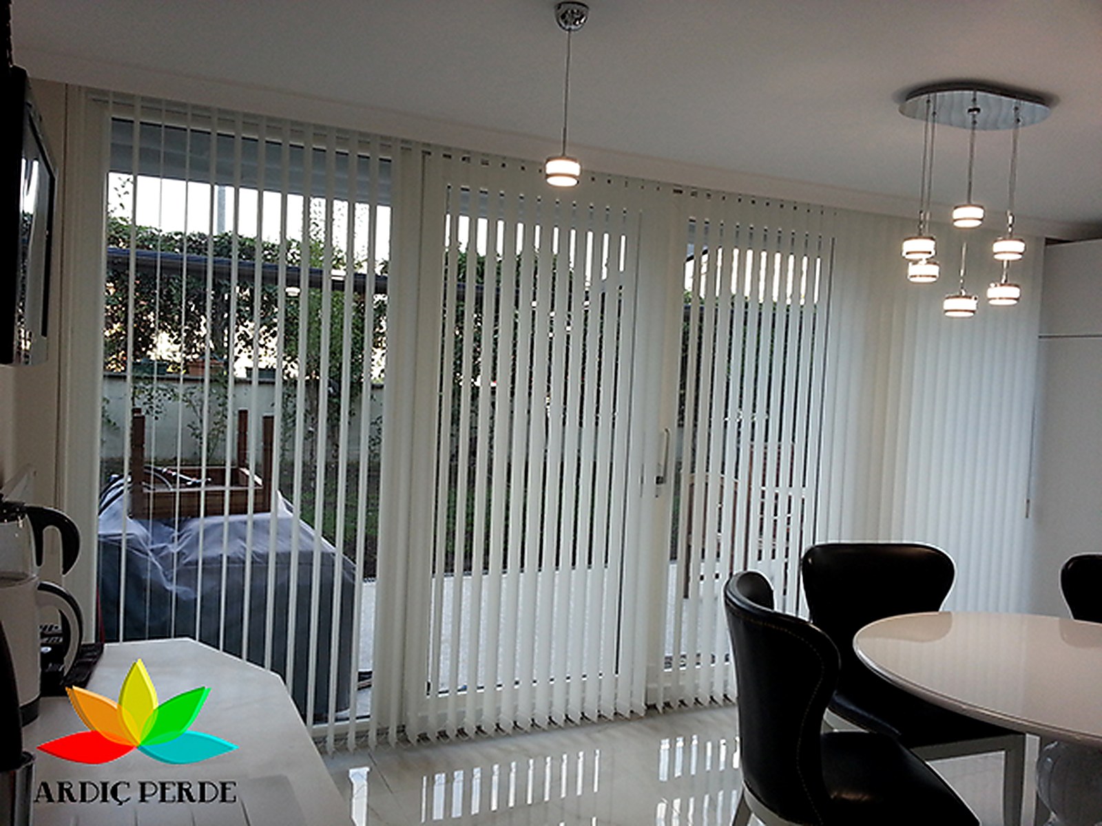 Ankara Corporate Office & Public Building Vertical Blind Project — 180° Rotating 89mm/127mm Solar Screen, Antistatic Polyester & Blackout Vertical Blinds (Application 12)