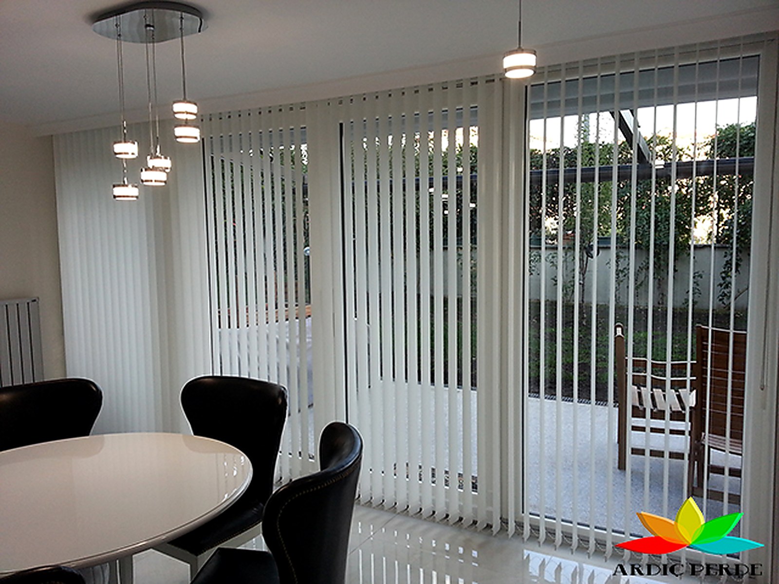 Ankara Corporate Office & Public Building Vertical Blind Project — 180° Rotating 89mm/127mm Solar Screen, Antistatic Polyester & Blackout Vertical Blinds (Application 13)