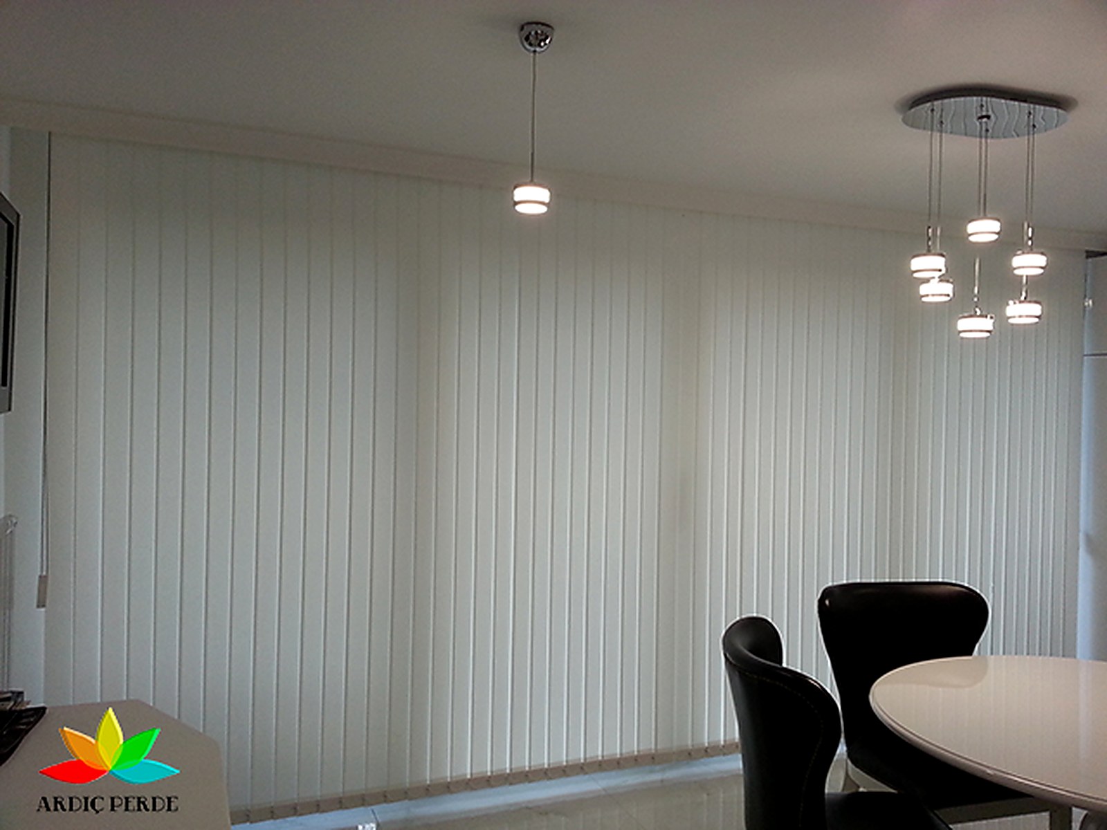 Ankara Corporate Office & Public Building Vertical Blind Project — 180° Rotating 89mm/127mm Solar Screen, Antistatic Polyester & Blackout Vertical Blinds (Application 16)