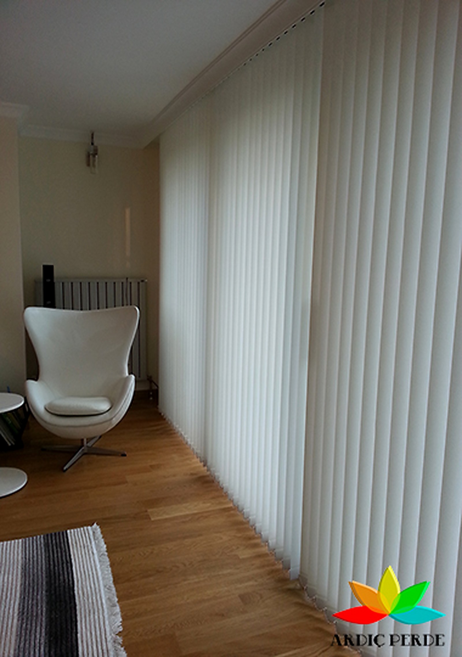 Ankara Corporate Office & Public Building Vertical Blind Project — 180° Rotating 89mm/127mm Solar Screen, Antistatic Polyester & Blackout Vertical Blinds (Application 5)