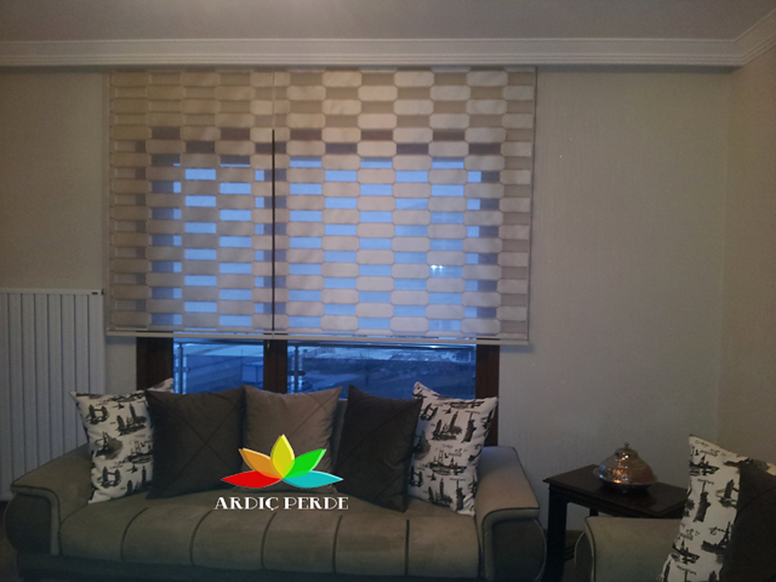 Yaşamkent Villa & Residence Project (Çayyolu / Çankaya, Ankara) — Motorized Criss-Cross Salon Drapery & Geometric Jacquard Zebra Shades (Room View 3)
