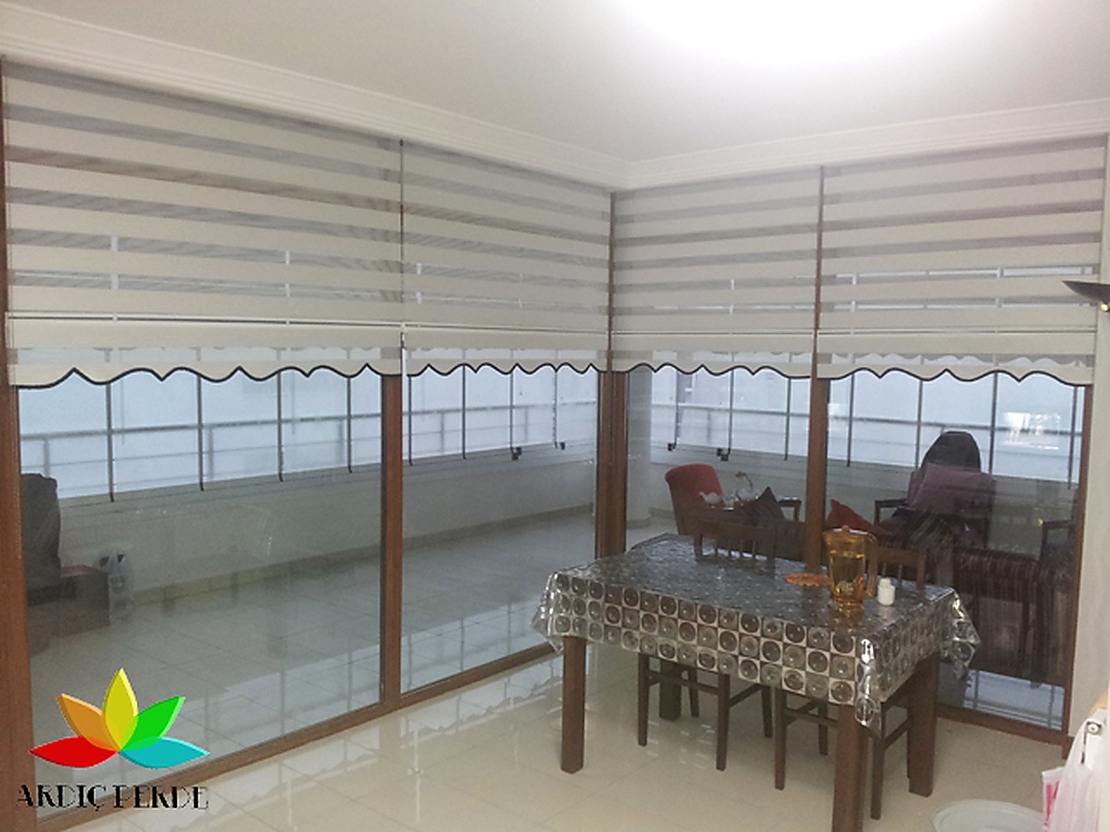 Yaşamkent Villa & Residence Project (Çayyolu / Çankaya, Ankara) — Motorized Criss-Cross Salon Drapery & Geometric Jacquard Zebra Shades (Room View 5)