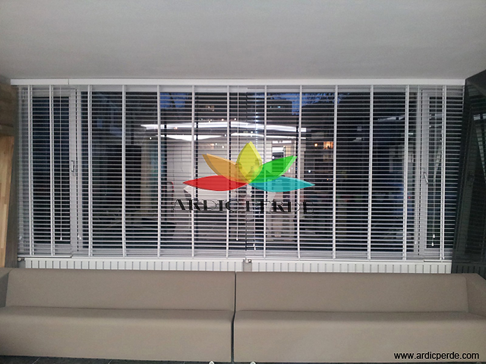 Denta Fine Dental Health Clinic (Çankaya / Ankara) — Panoramic Corner Treatment Room — Dual-Sash 50mm White Lacquered Wood Blinds Installation