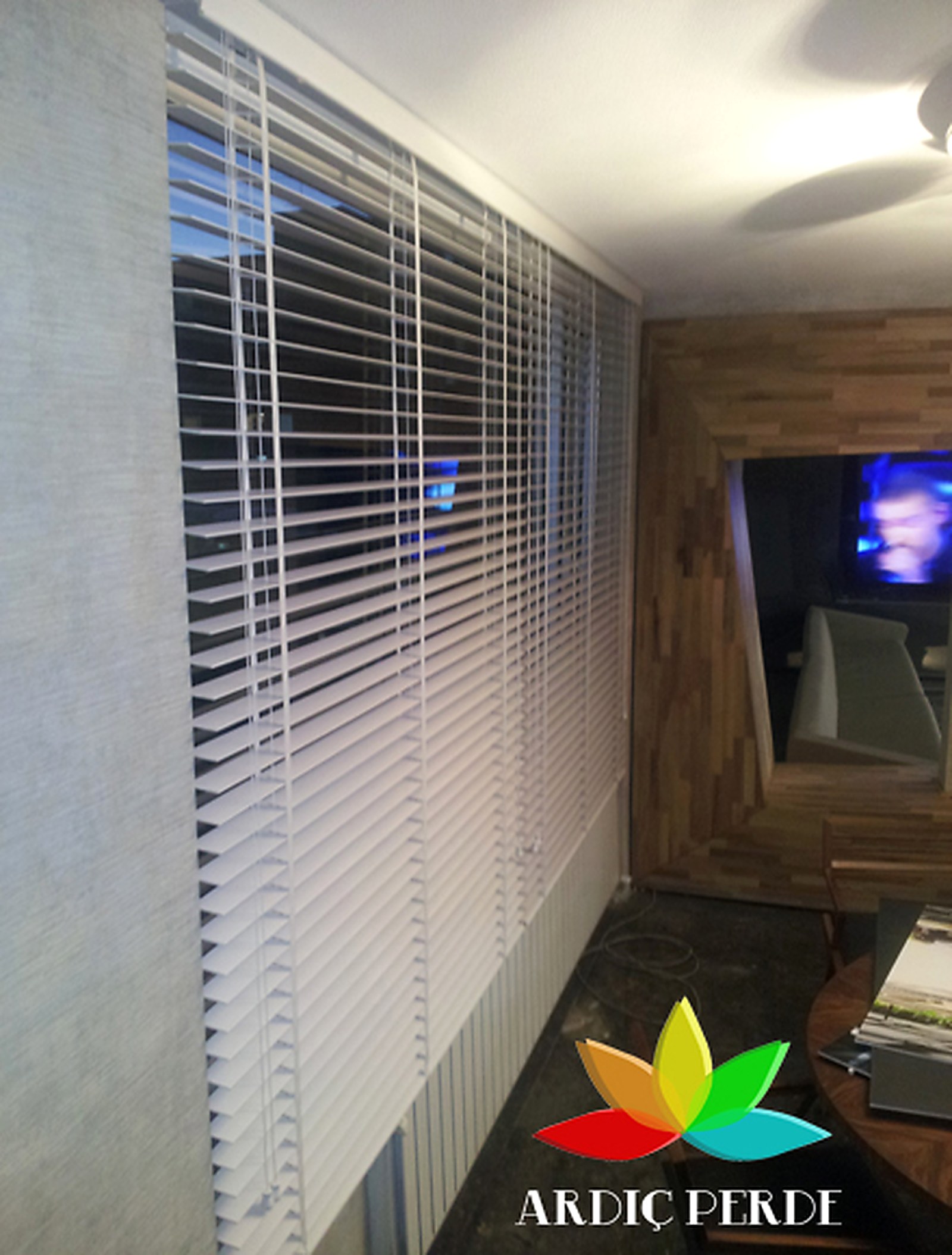 Denta Fine Dental Health Clinic (Çankaya / Ankara) — Imaging & Consultation Room — High-Closure Light-Control 50mm White Venetian Blinds Installation